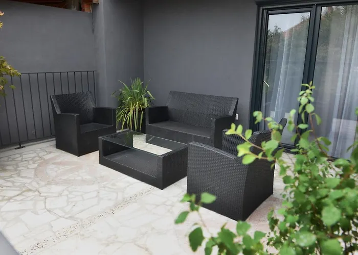 Διαμέρισμα 9 *