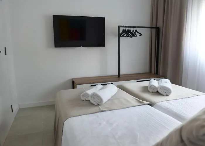 9 Διαμέρισμα *