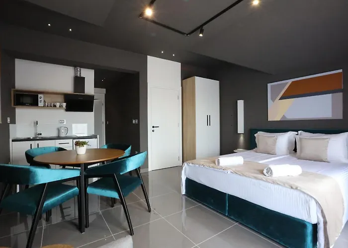 9 Διαμέρισμα *