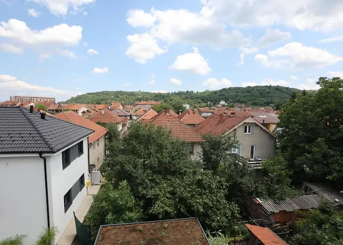 9 Διαμέρισμα *